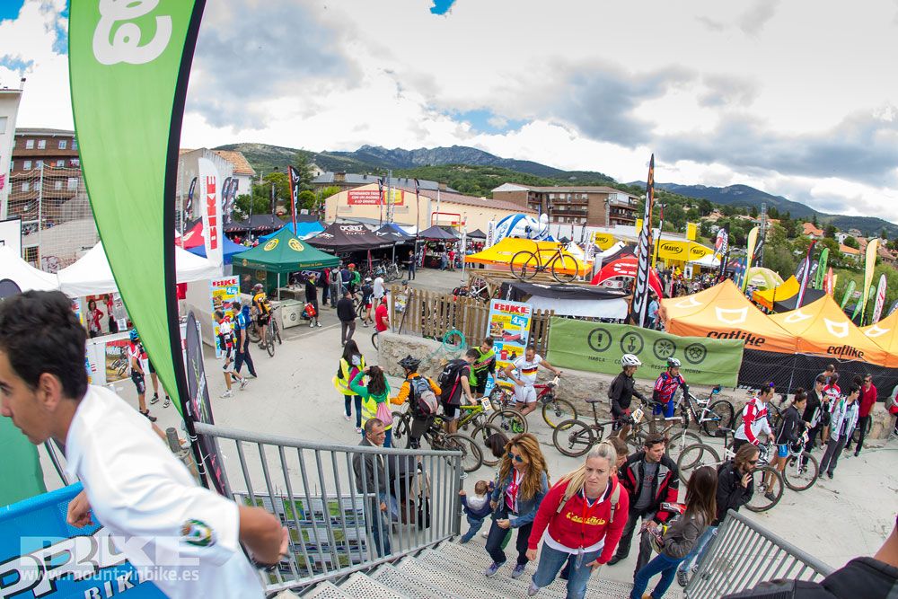 Zona Expo y exhibiciones Test The Best 2014-3