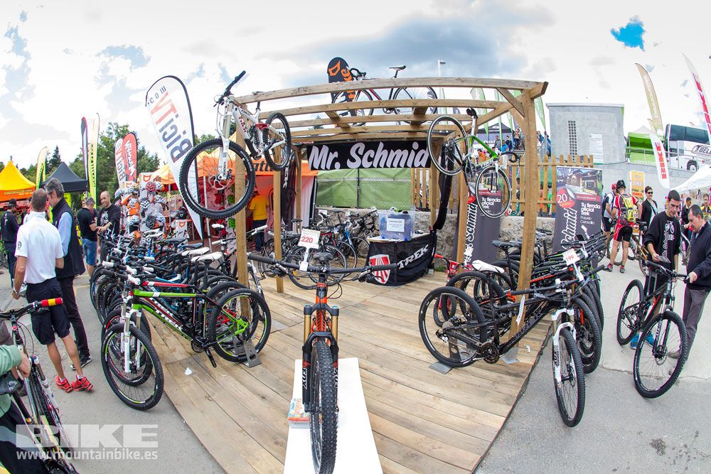 Zona Expo y exhibiciones Test The Best 2014-3