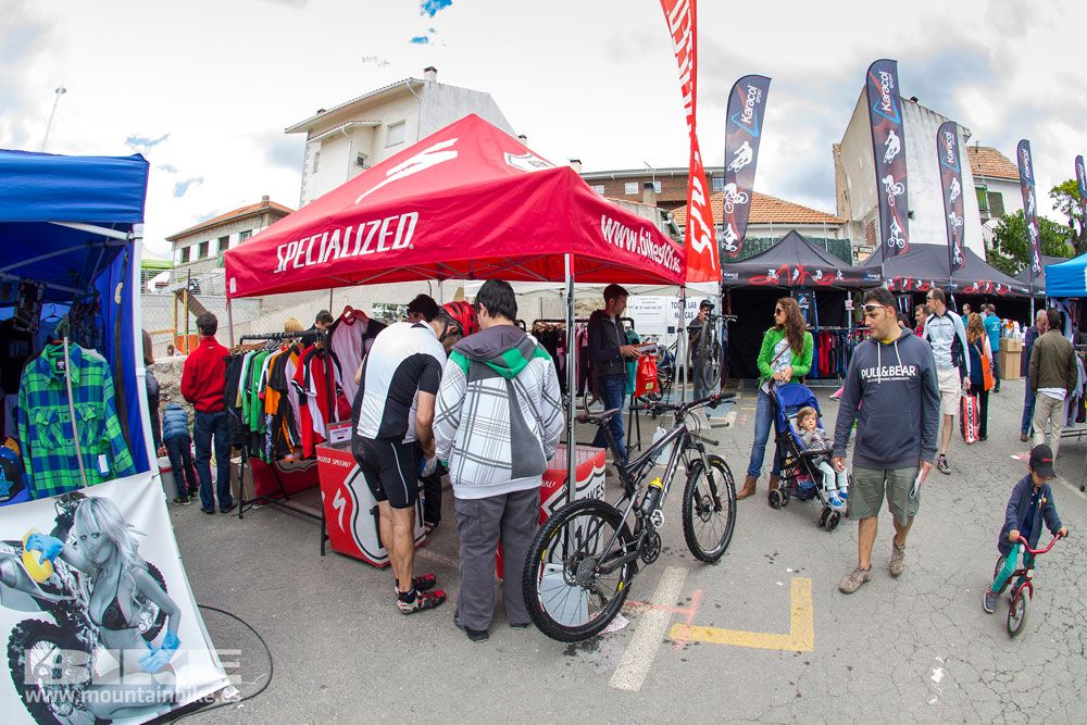 Zona Expo y exhibiciones Test The Best 2014-3