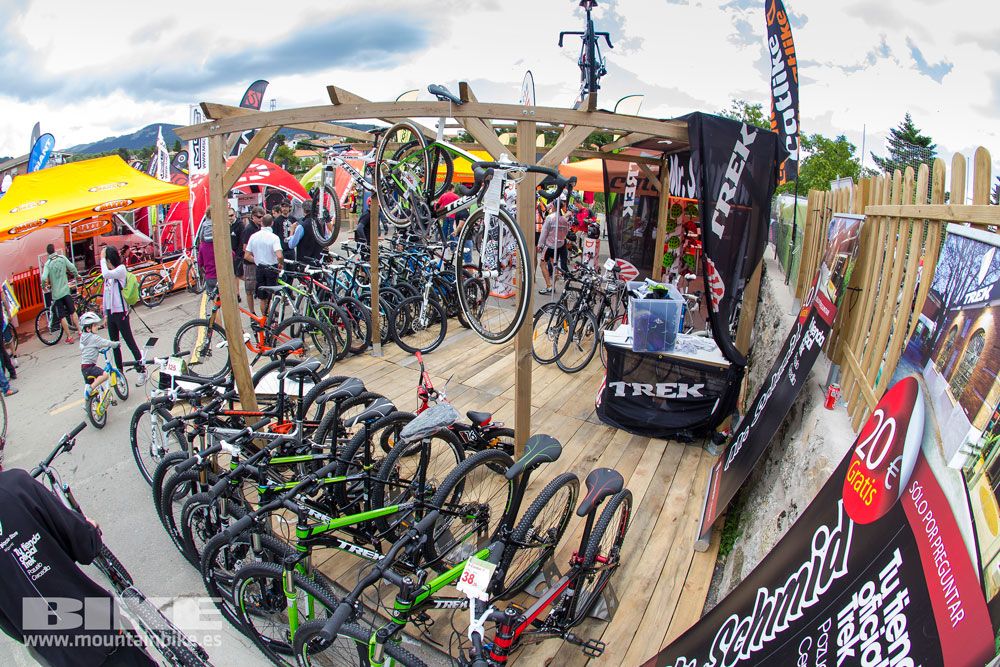 Zona Expo y exhibiciones Test The Best 2014-3