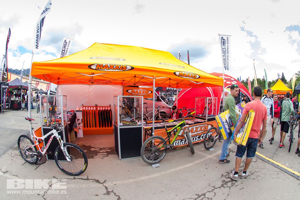 Zona Expo y exhibiciones Test The Best 2014-3
