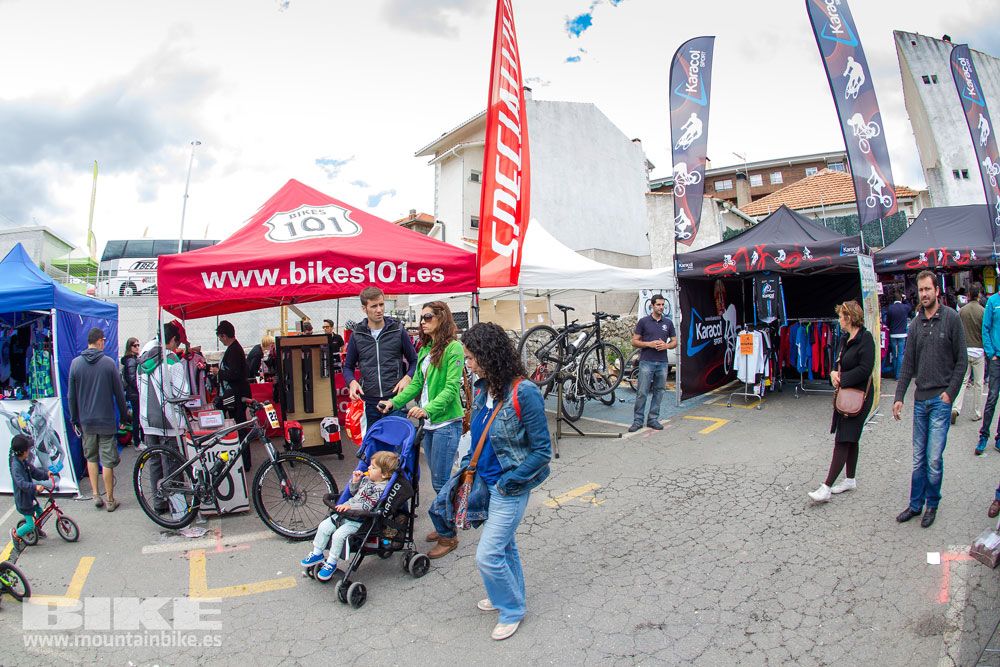 Zona Expo y exhibiciones Test The Best 2014-3