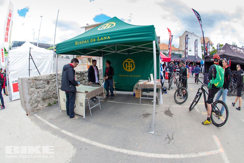 Zona Expo y exhibiciones Test The Best 2014-3