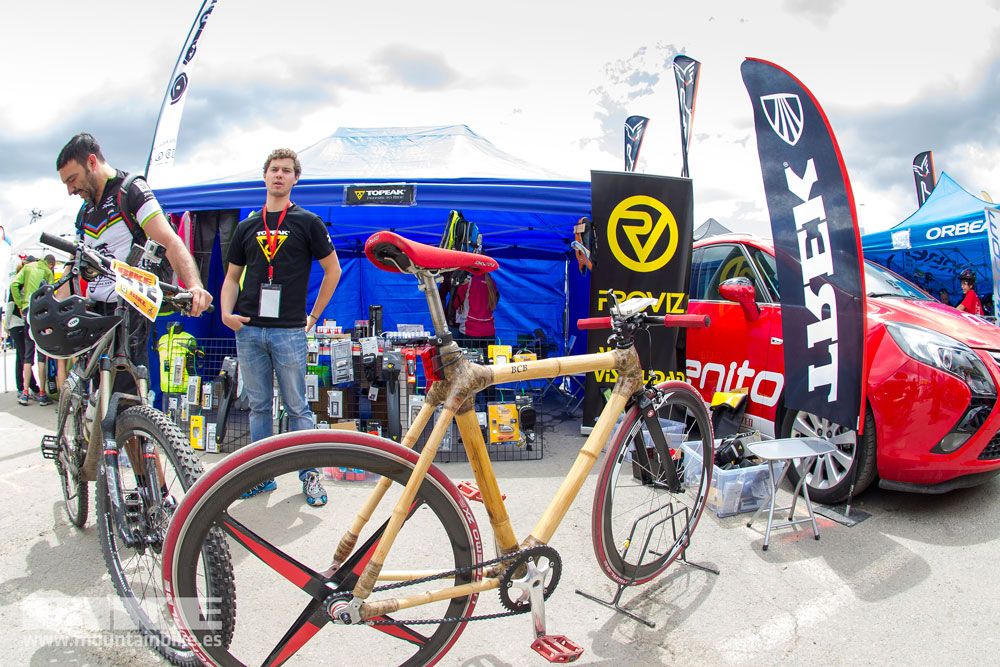 Zona Expo y exhibiciones Test The Best 2014-3