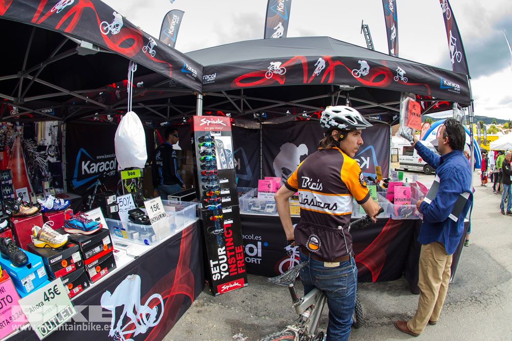 Zona Expo y exhibiciones Test The Best 2014-3