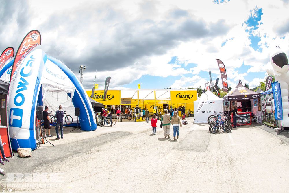 Zona Expo y exhibiciones Test The Best 2014-3