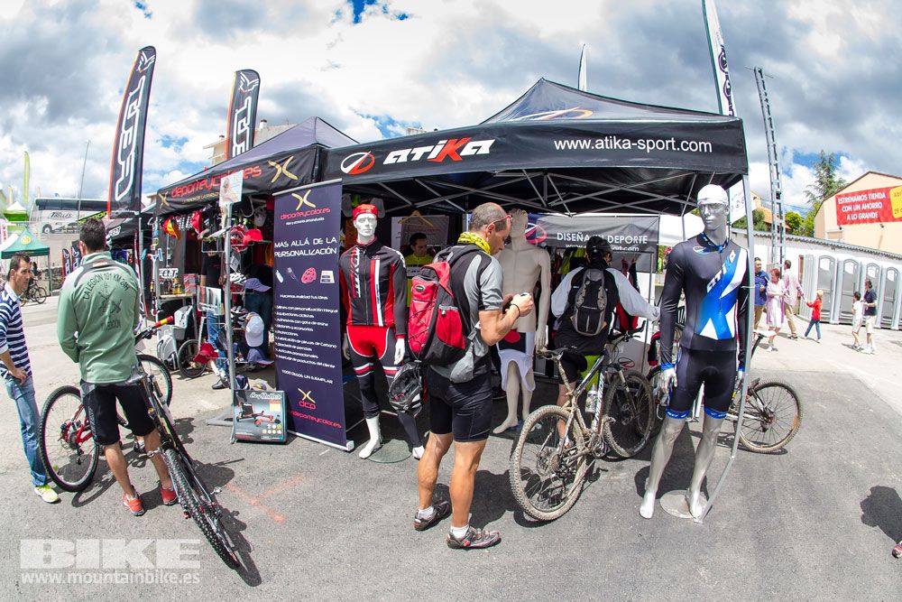 Zona Expo y exhibiciones Test The Best 2014-3