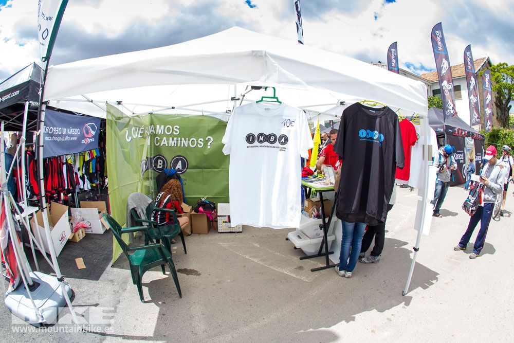 Zona Expo y exhibiciones Test The Best 2014-3