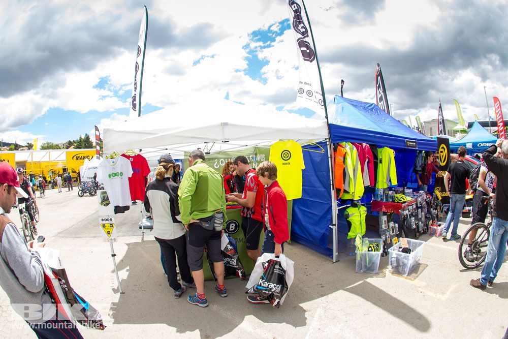 Zona Expo y exhibiciones Test The Best 2014-3