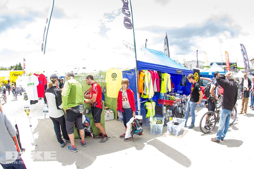 Zona Expo y exhibiciones Test The Best 2014-3