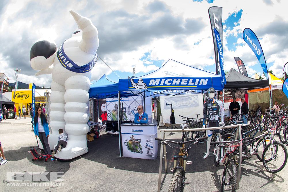 Zona Expo y exhibiciones Test The Best 2014-3