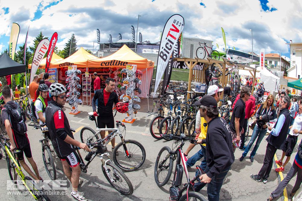 Zona Expo y exhibiciones Test The Best 2014-3