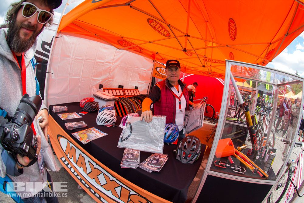 Zona Expo y exhibiciones Test The Best 2014-3