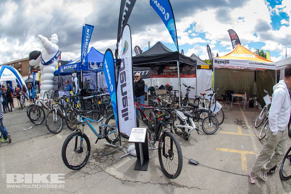 Zona Expo y exhibiciones Test The Best 2014-3