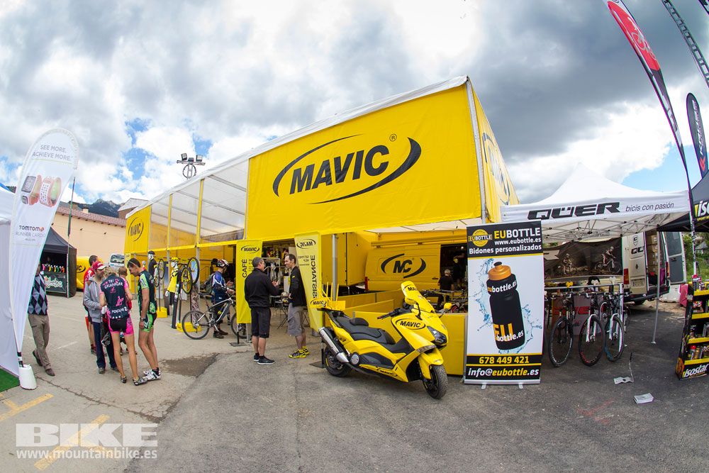 Zona Expo y exhibiciones Test The Best 2014-3