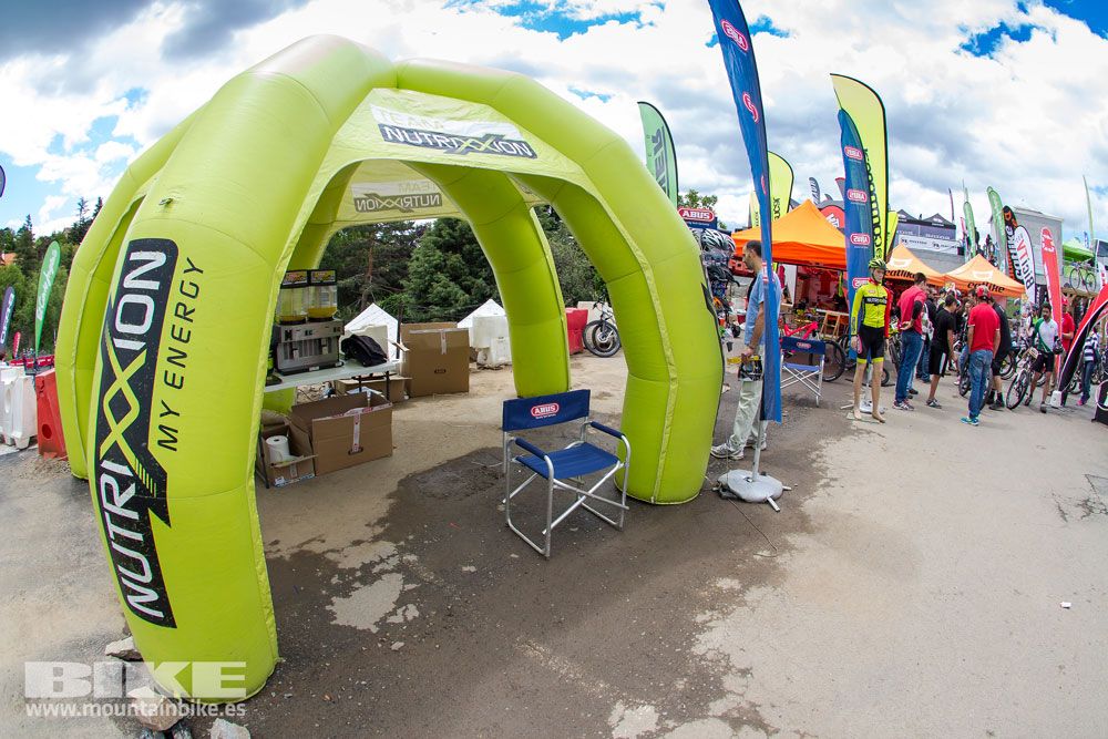 Zona Expo y exhibiciones Test The Best 2014-3