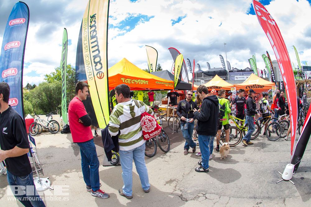 Zona Expo y exhibiciones Test The Best 2014-3