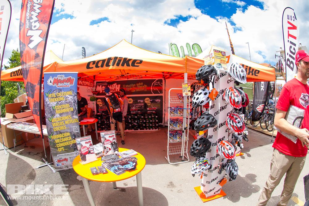 Zona Expo y exhibiciones Test The Best 2014-3