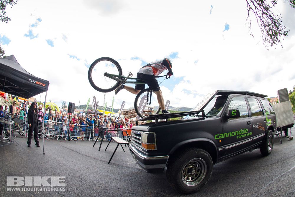 Zona Expo y exhibiciones Test The Best 2014-3