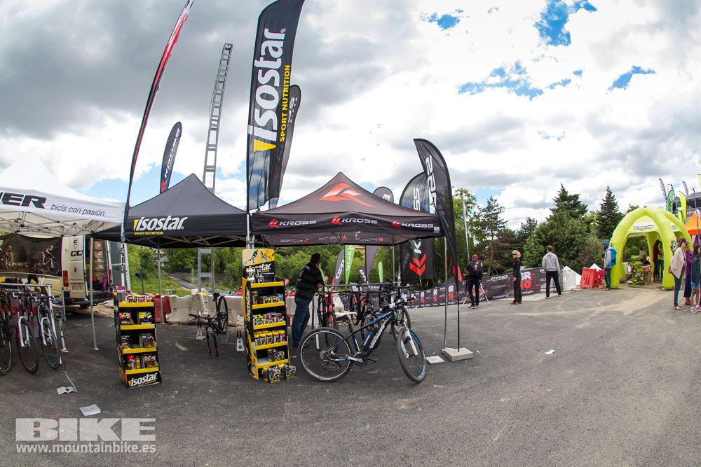 Zona Expo y exhibiciones Test The Best 2014-3
