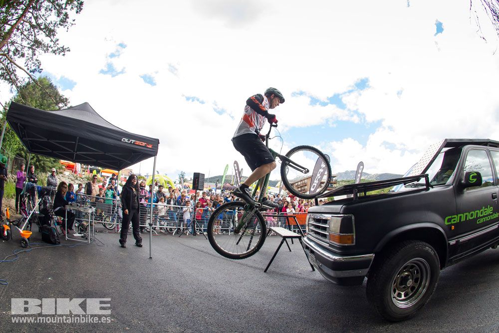 Zona Expo y exhibiciones Test The Best 2014-3