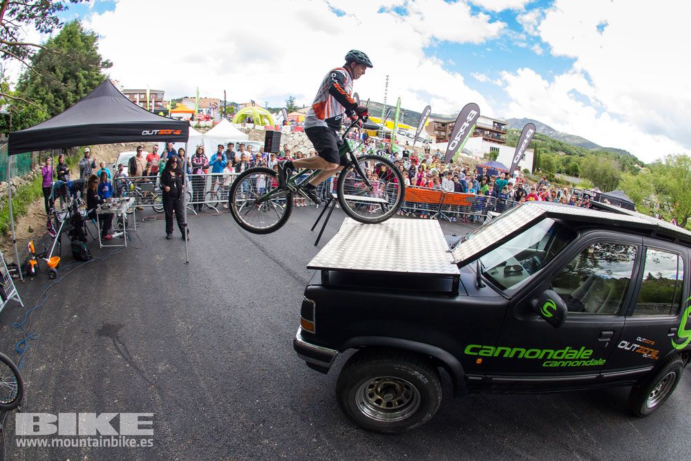 Zona Expo y exhibiciones Test The Best 2014-3