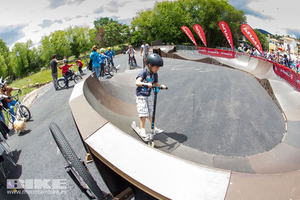 Zona Expo y exhibiciones Test The Best 2014-3