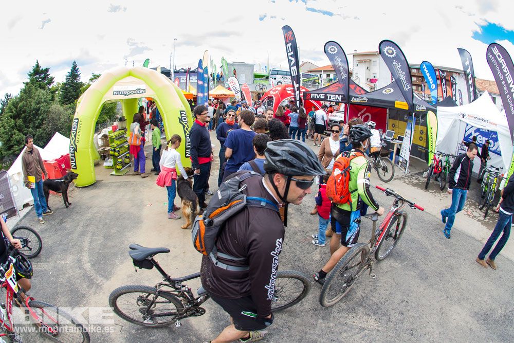 Zona Expo y exhibiciones Test The Best 2014-3