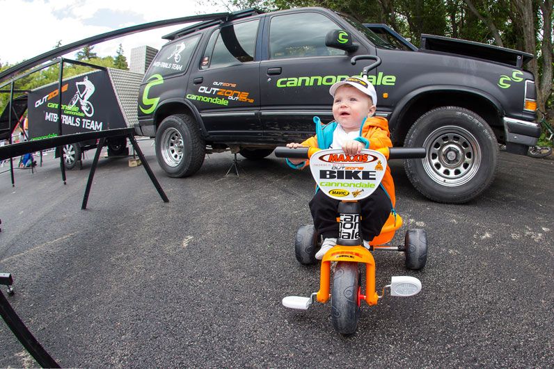 Zona Expo y exhibiciones Test The Best 2014-3