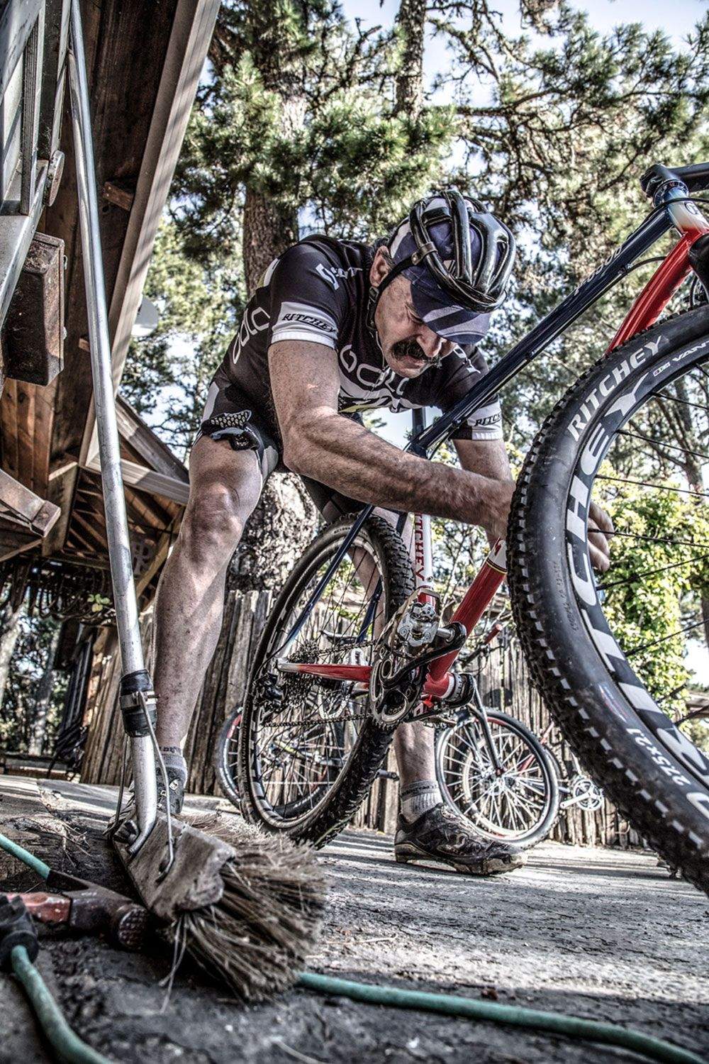 Vídeo: Nino Schurter. #HuntForGlory. Cap. 5 (Making-of)