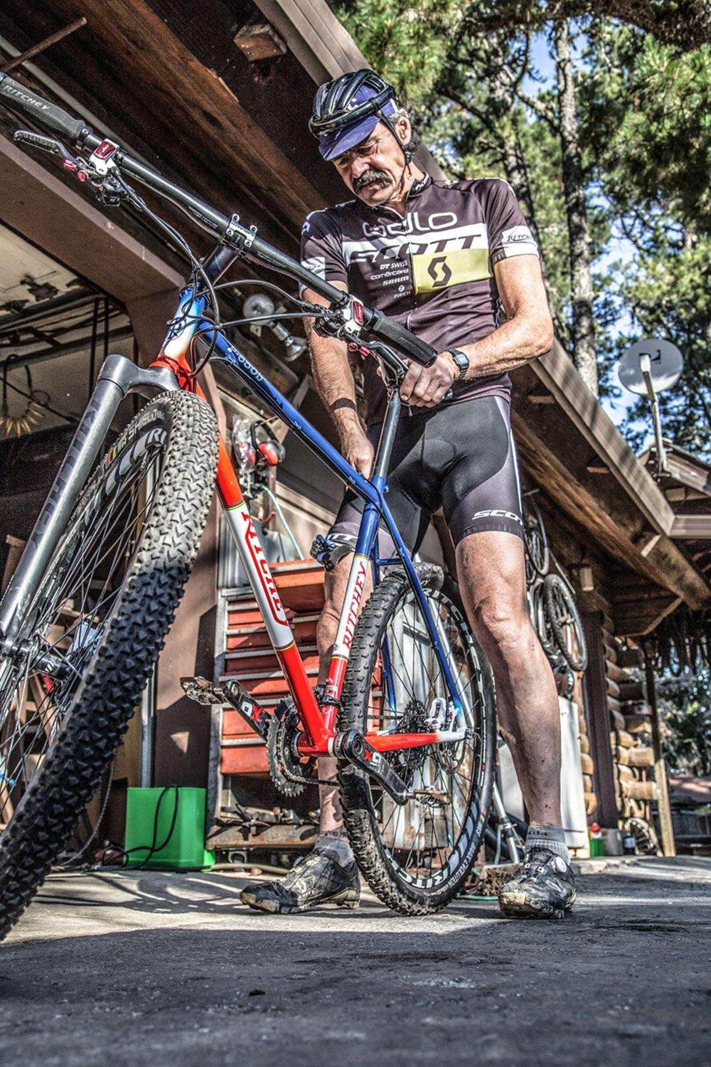 Vídeo: Nino Schurter. #HuntForGlory. Cap. 5 (Making-of)