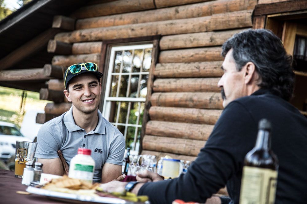 Vídeo: Nino Schurter. #HuntForGlory. Cap. 5 (Making-of)