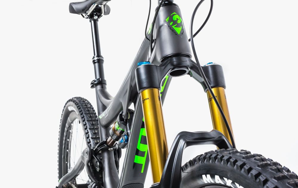 Pivot Mach 6 2016