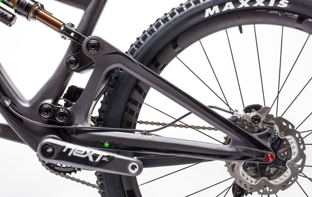 Pivot Mach 6 2016
