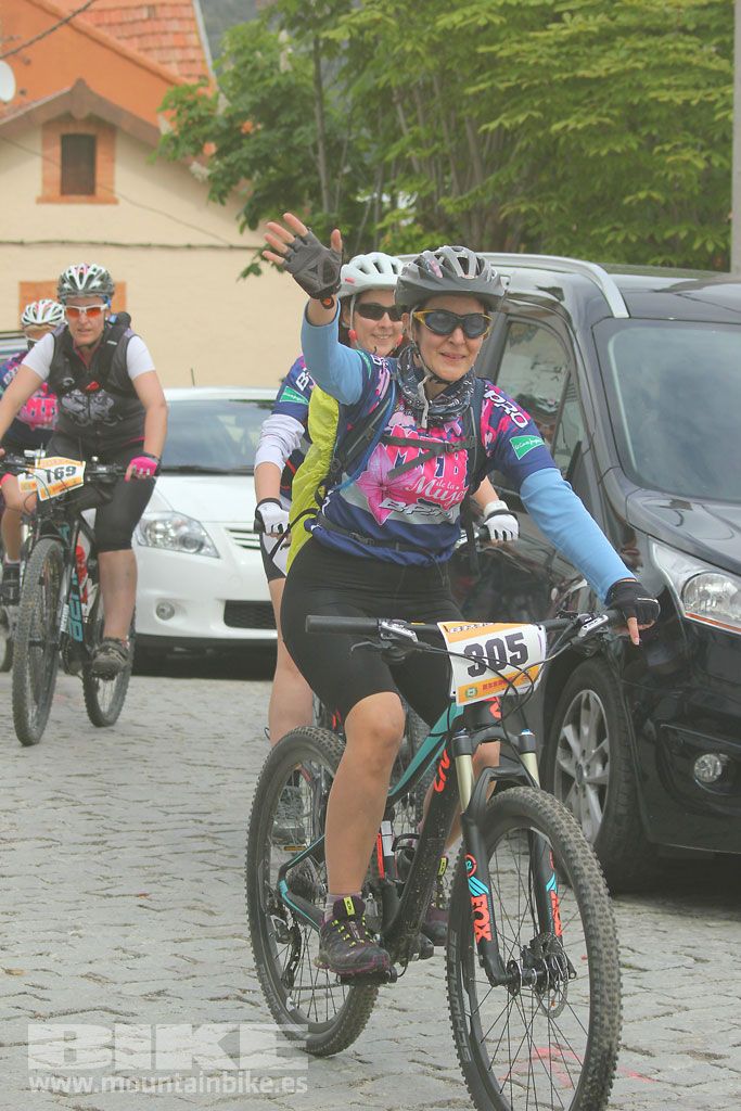 B-Pro MTB de la Mujer 2016, salida