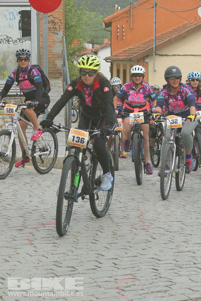 B-Pro MTB de la Mujer 2016, salida