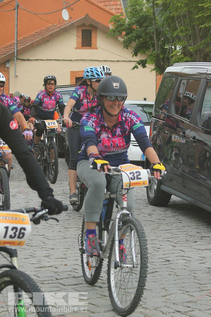 B-Pro MTB de la Mujer 2016, salida