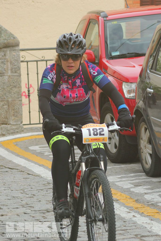 B-Pro MTB de la Mujer 2016, salida