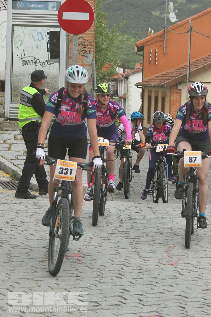 B-Pro MTB de la Mujer 2016, salida
