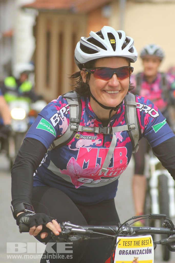 B-Pro MTB de la Mujer 2016, salida