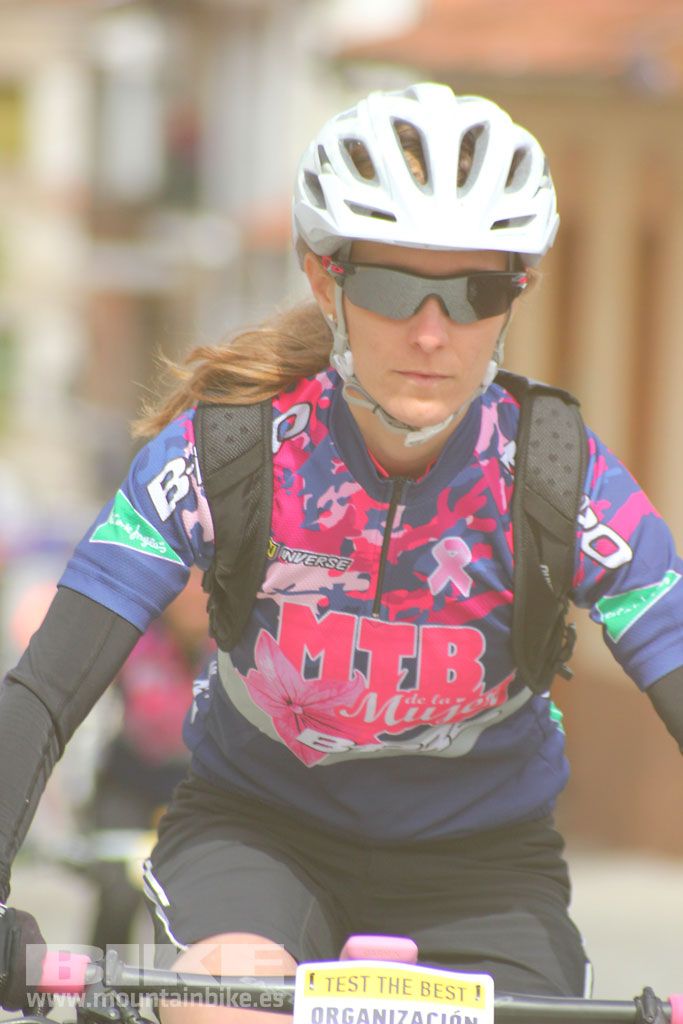 B-Pro MTB de la Mujer 2016, salida