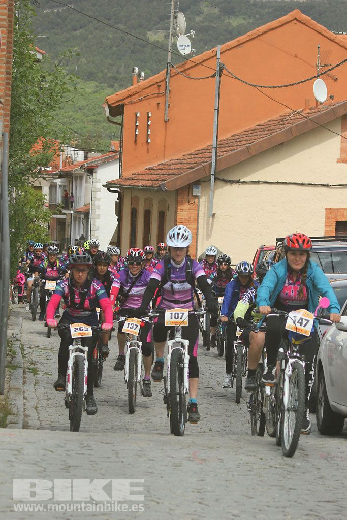 B-Pro MTB de la Mujer 2016, salida