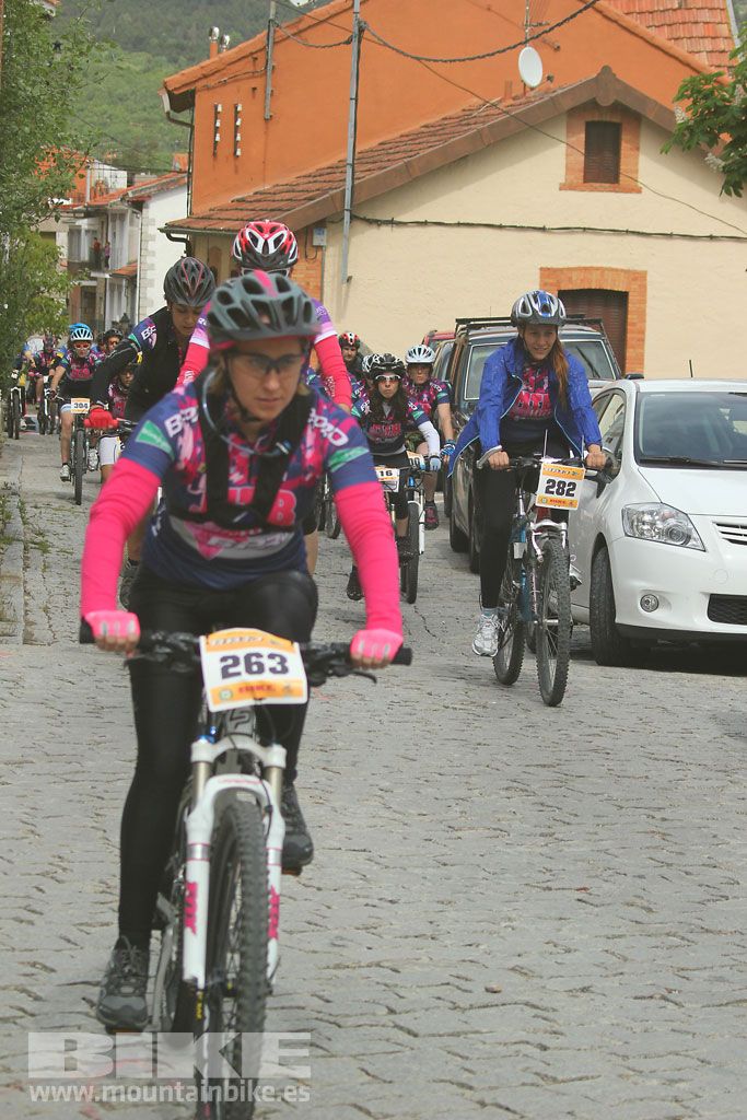 B-Pro MTB de la Mujer 2016, salida