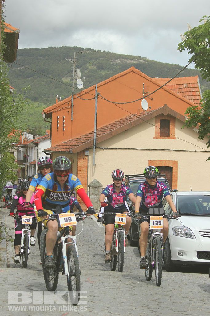 B-Pro MTB de la Mujer 2016, salida