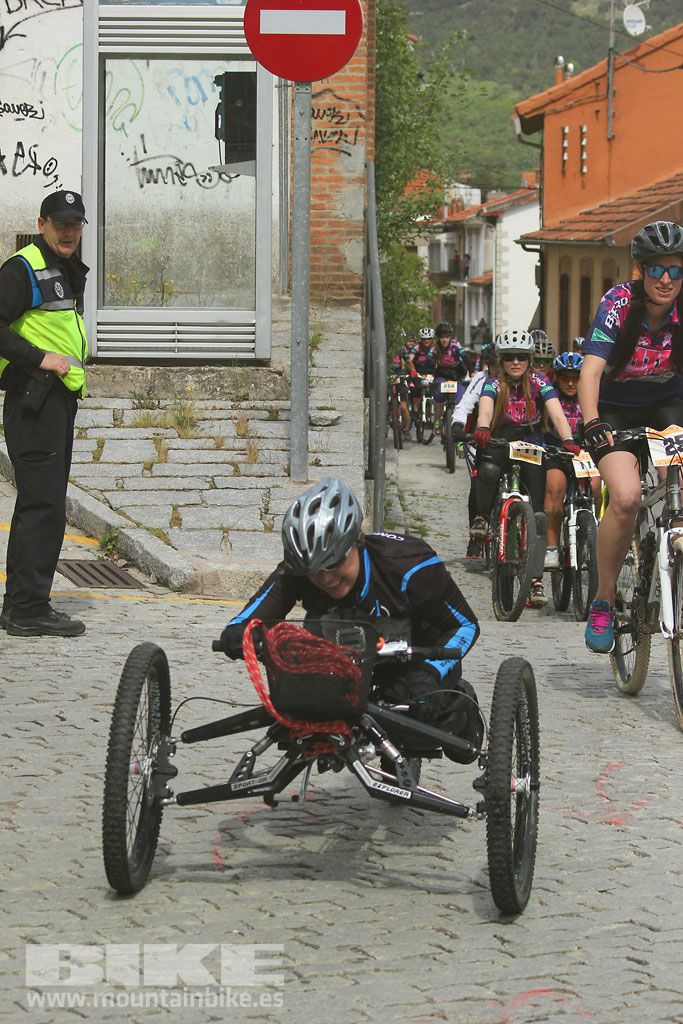 B-Pro MTB de la Mujer 2016, salida