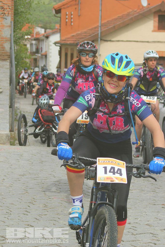 B-Pro MTB de la Mujer 2016, salida