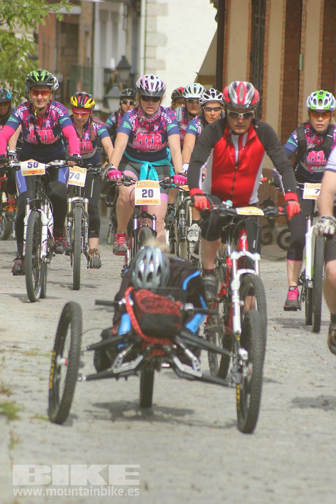 B-Pro MTB de la Mujer 2016, salida