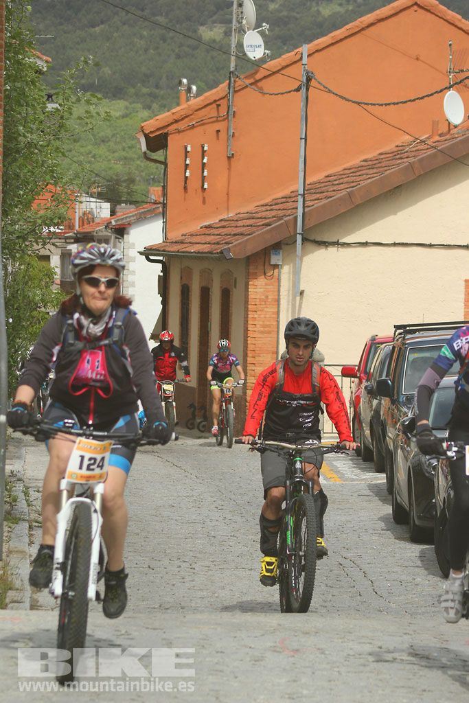 B-Pro MTB de la Mujer 2016, salida