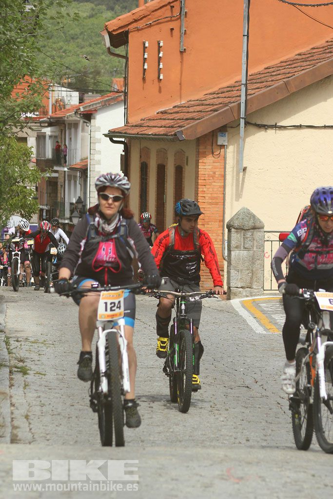 B-Pro MTB de la Mujer 2016, salida