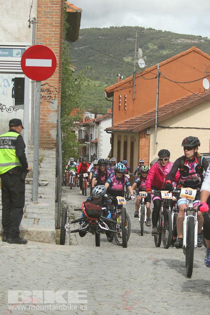 B-Pro MTB de la Mujer 2016, salida